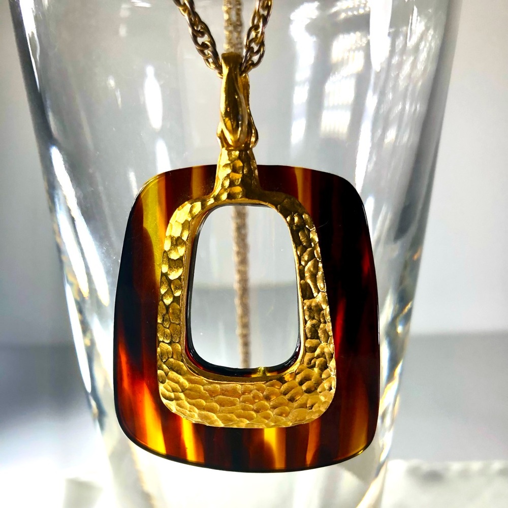 VTG FAUX TORTOISE SHELL & GOLD PENDANT GOLD-TONE NECKLACE GUCCI GIVENCHY STYLE